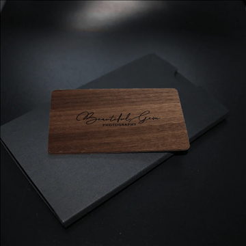 Danh thiếp kỹ thuật số Gỗ Hồ Đào đen
